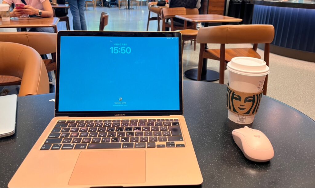 スターバックスでの勉強中