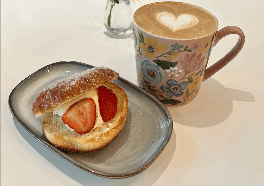 カフェ(コーヒーとお菓子)